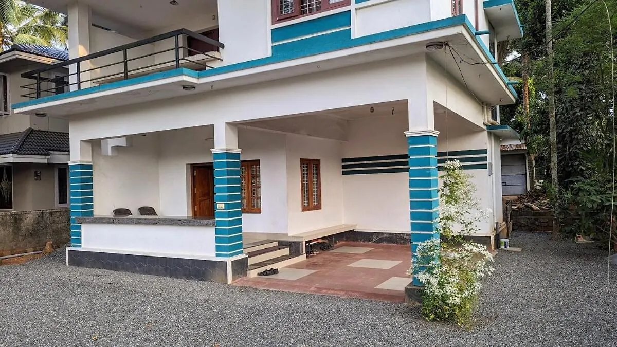 Spacious 2-Storey Home-4 Bedroom Kunnamkulam Vakantiehuis